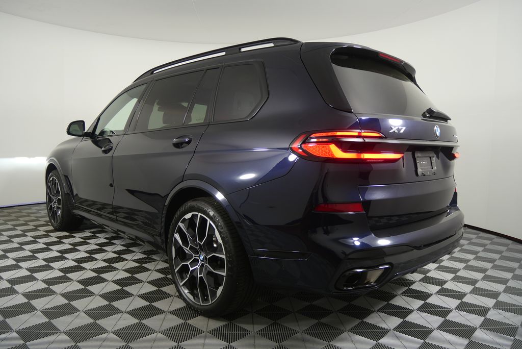 Thumbnail: 2026 BMW X7 - 5