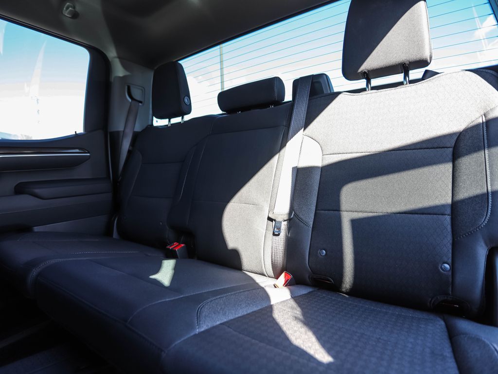 Thumbnail: 2026 Chevrolet Silverado 1500 - 23