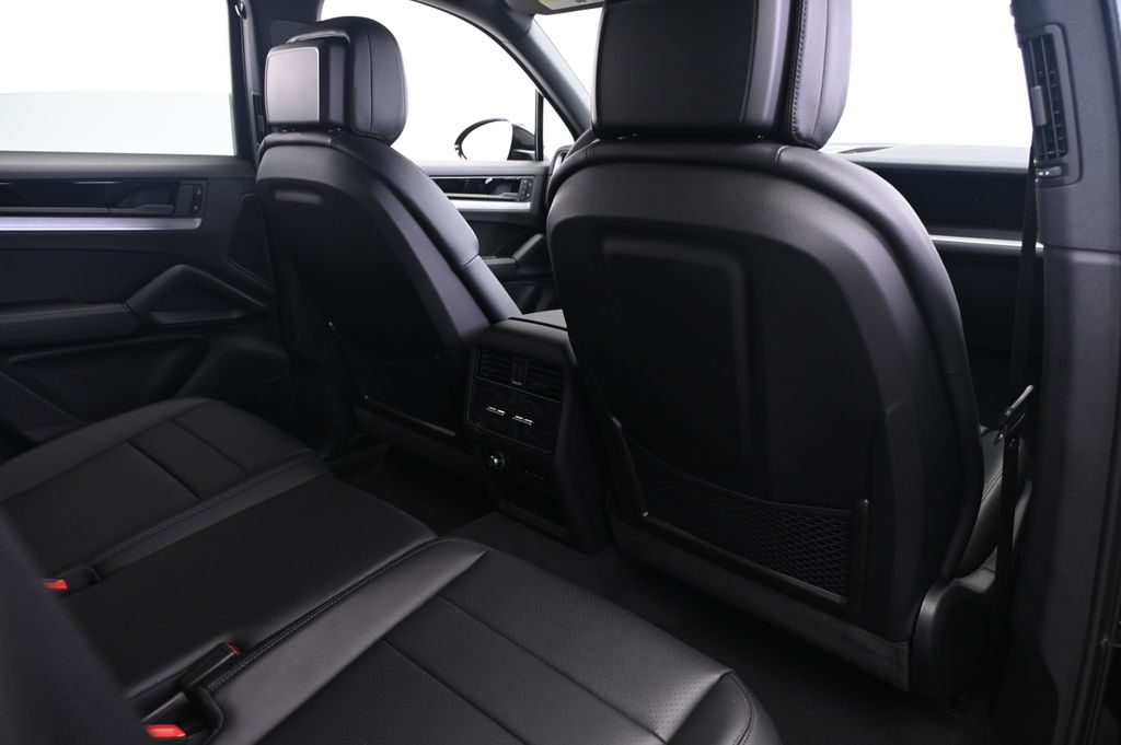 Thumbnail: 2025 Porsche Cayenne - 17