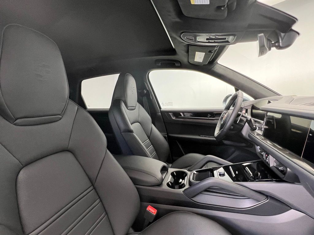 Thumbnail: 2026 Porsche Cayenne - 18