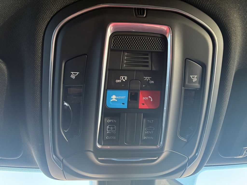 New Car 2025 Jeep Grand Cherokee L  Laredo For Sale Under $40,000 In Austin, Texas