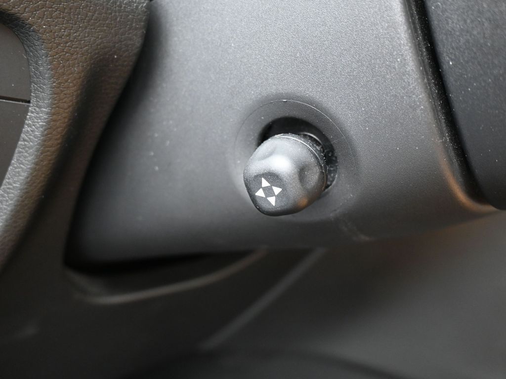 Used 2022 Bright White Clearcoat Jeep Summit image 16