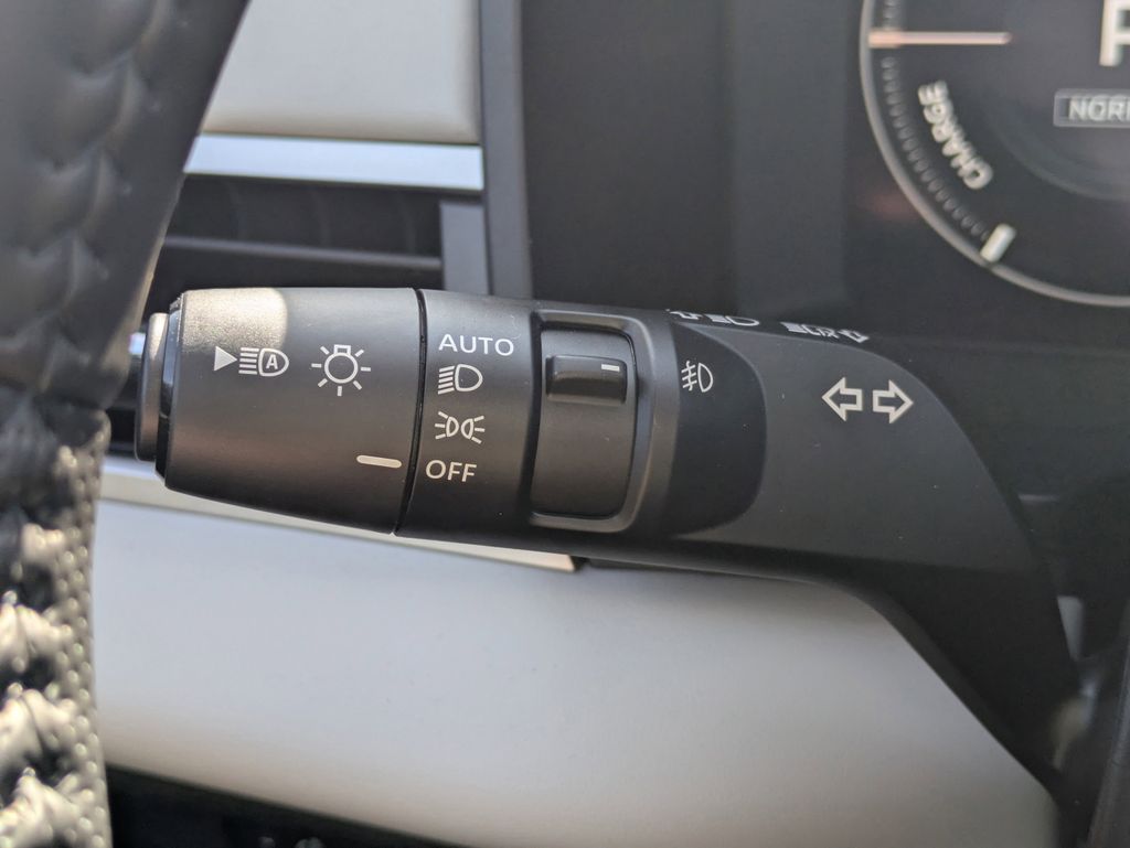 2025 Mitsubishi Outlander Plug-in Hybrid SEL - Photo 27