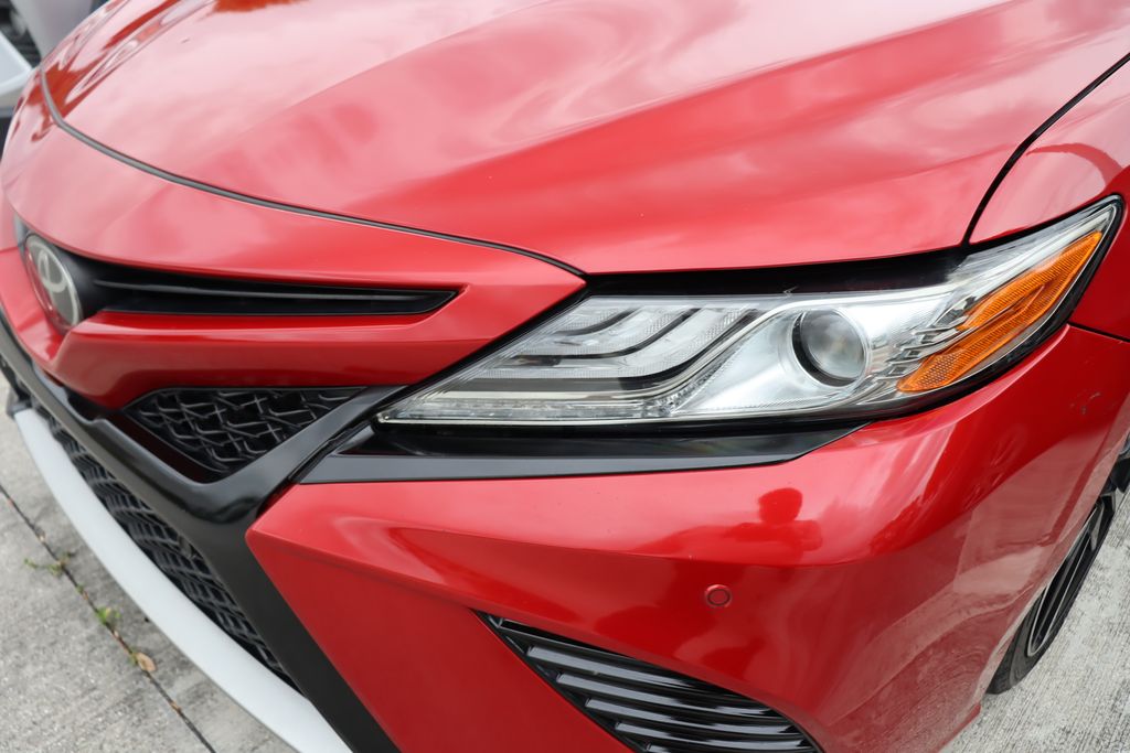 2019 Toyota Camry XSE 3