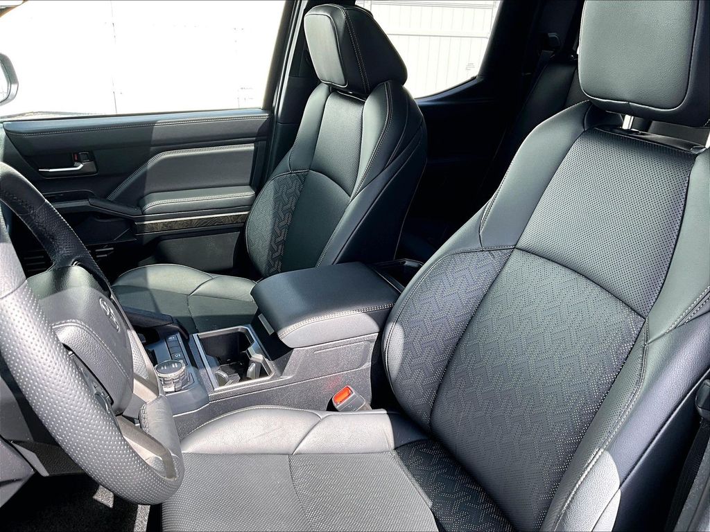 2024 Toyota Tacoma — photo 10