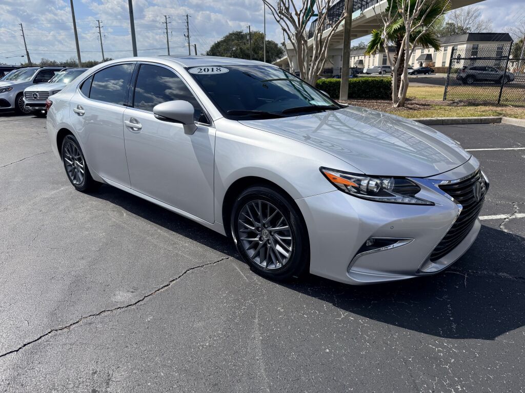 Thumbnail: 2018 Lexus ES - 4