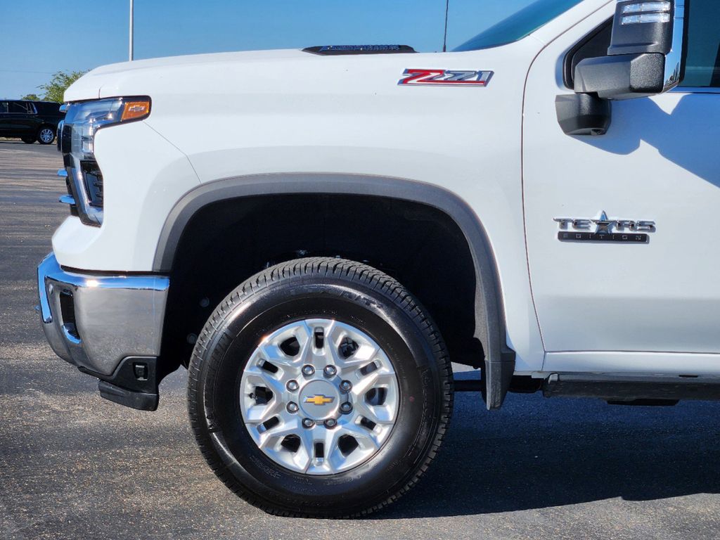 2024 Chevrolet Silverado 2500HD LTZ 8