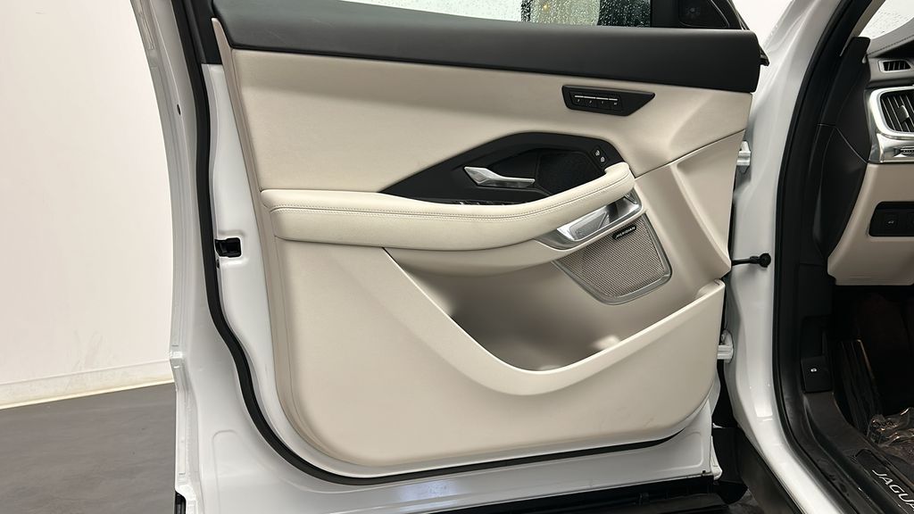 2021 Jaguar E-Pace SE 11