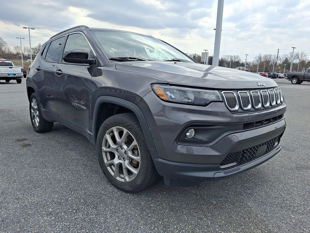 Gray (Granite Crystal Metallic Clearcoat) 2022 Jeep Compass Latitude Lux 4WD SUV / Crossover Four-Wheel Drive 9-Speed Automatic