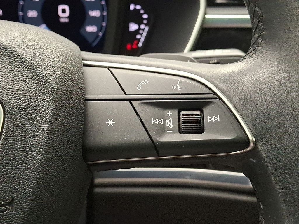 Thumbnail: 2023 Audi Q3 - 23