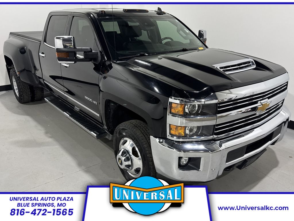 Mosaic Black Metallic 2019 Chevrolet Silverado 3500HD Pickup Truck Four-Wheel Drive 6-Speed Automatic