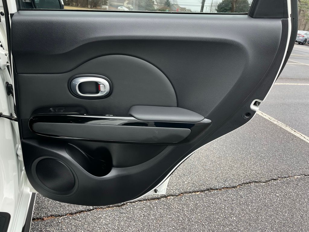 Thumbnail: 2016 Kia Soul - 32