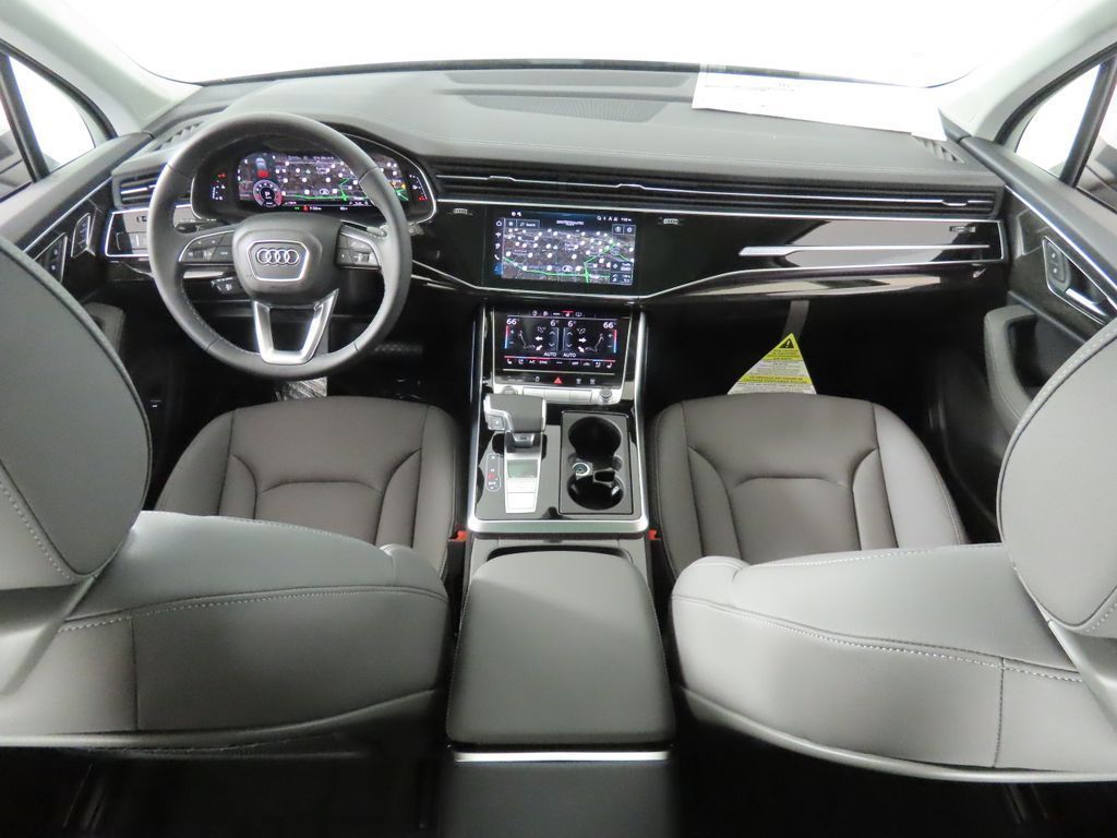 Thumbnail: 2026 Audi Q7 - 11
