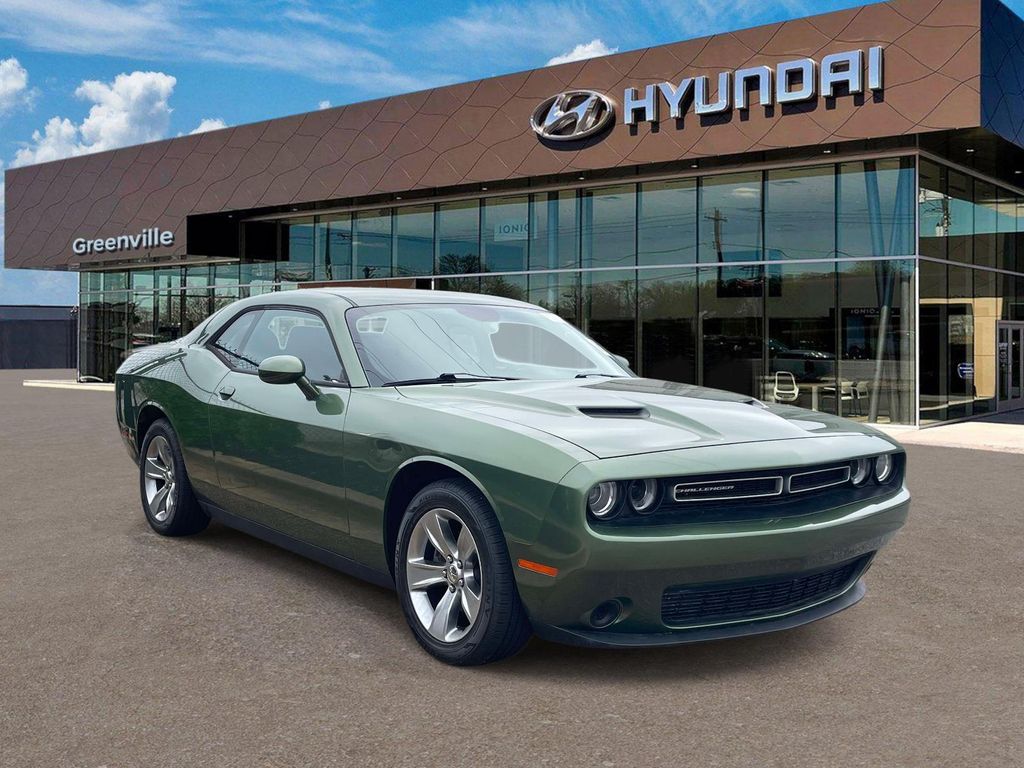 F8 Green 2020 Dodge Challenger SXT RWD Coupe Rear-Wheel Drive 8-Speed Automatic