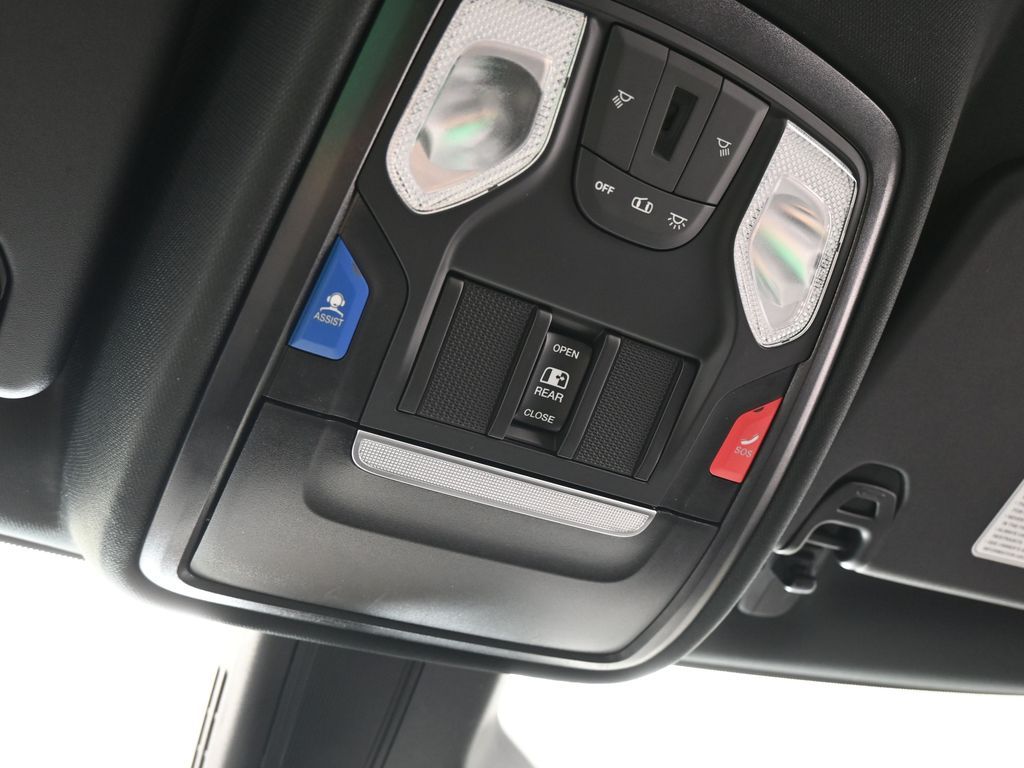 New 2026 Diamond Black Crystal Pearlcoat Ram Express image 19