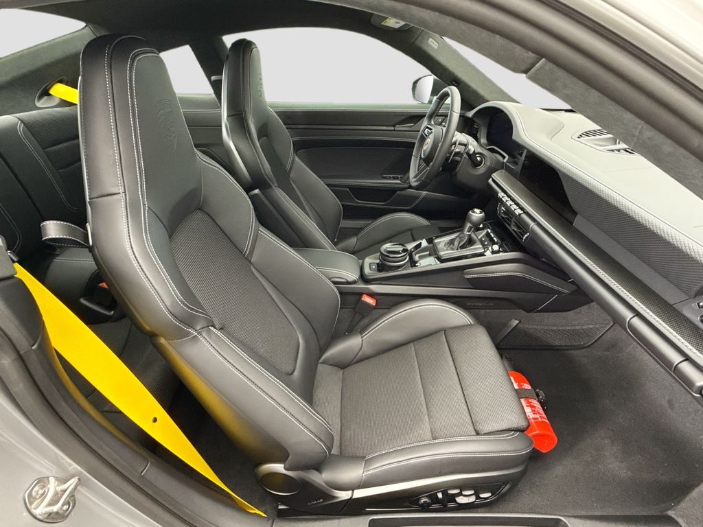 Thumbnail: 2026 Porsche 911 - 22