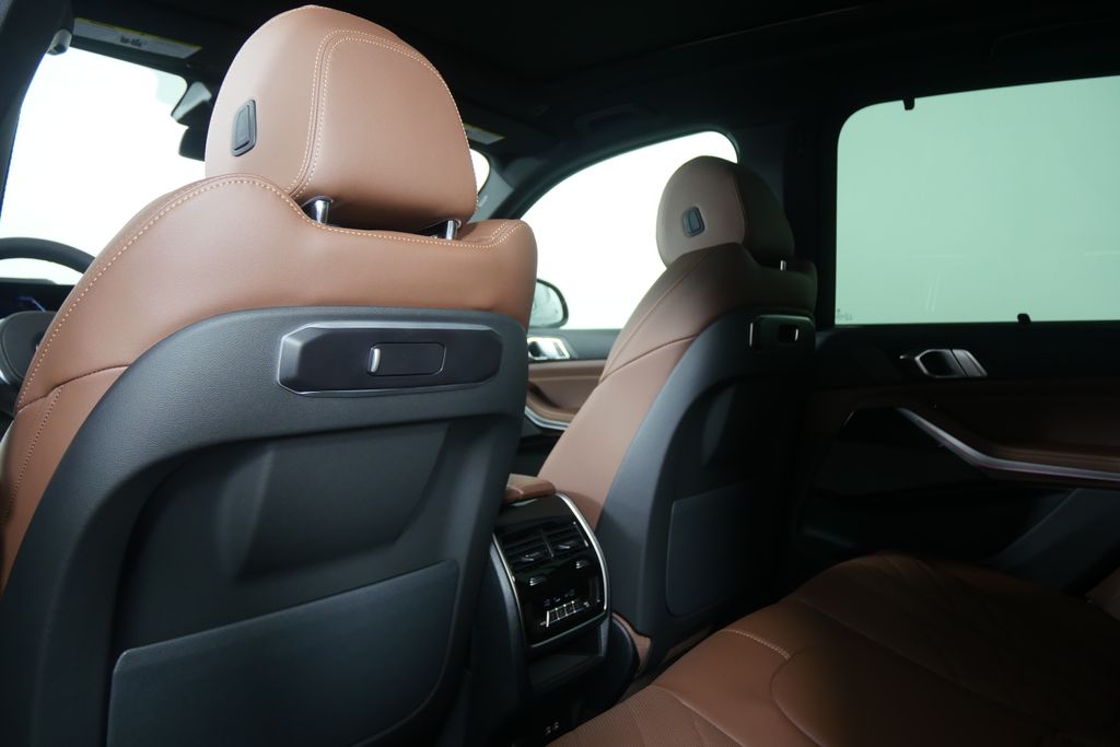 Thumbnail: 2026 BMW X5 - 17