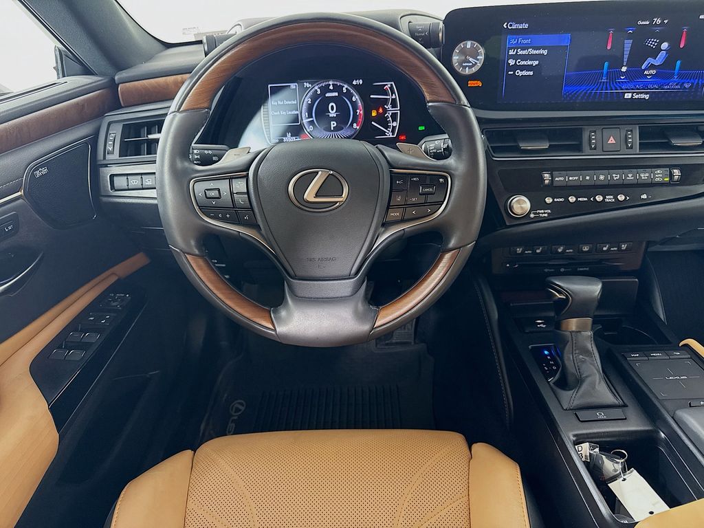 2022 Lexus ES  23