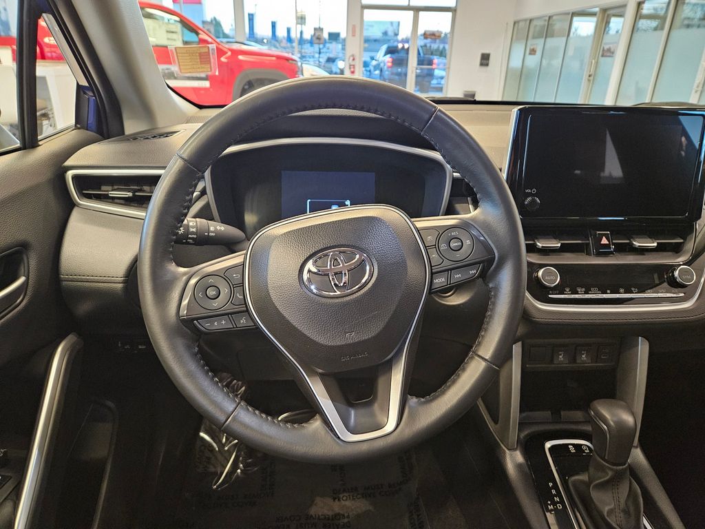 2024 Toyota Corolla Cross XLE