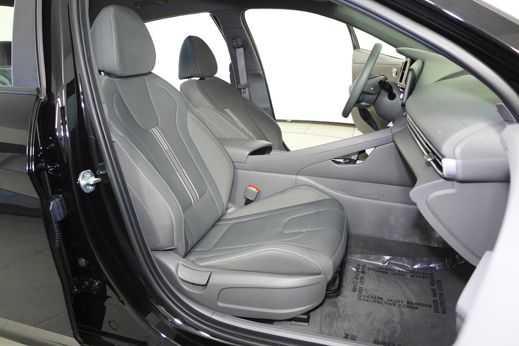 Thumbnail: 2023 Hyundai Elantra - 18