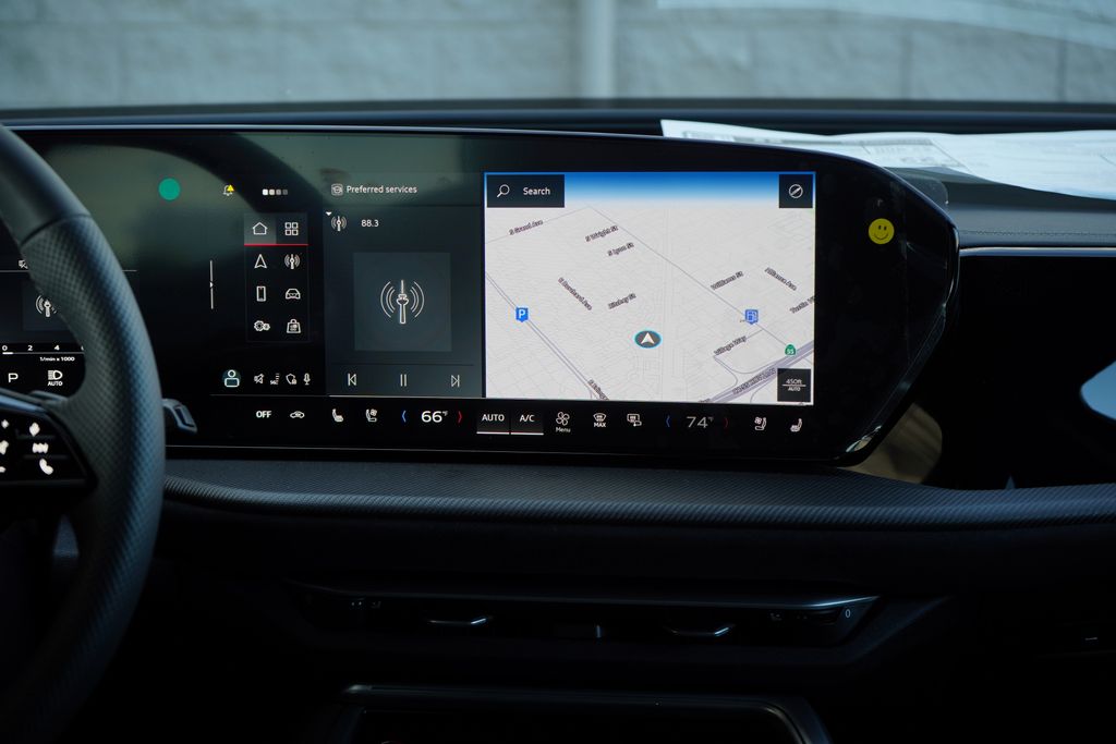 Thumbnail: 2025 Audi SQ5 - 10