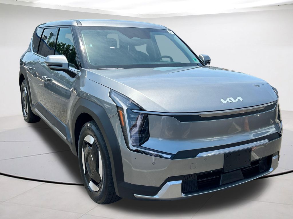 2024 Kia EV9 Light Long Range RWD