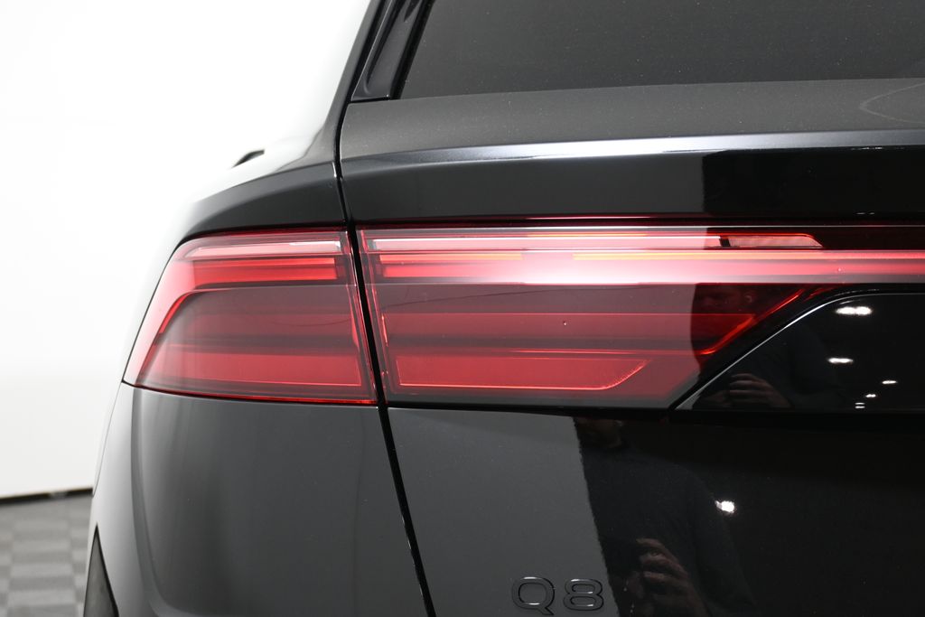 2025 Audi Q8  12