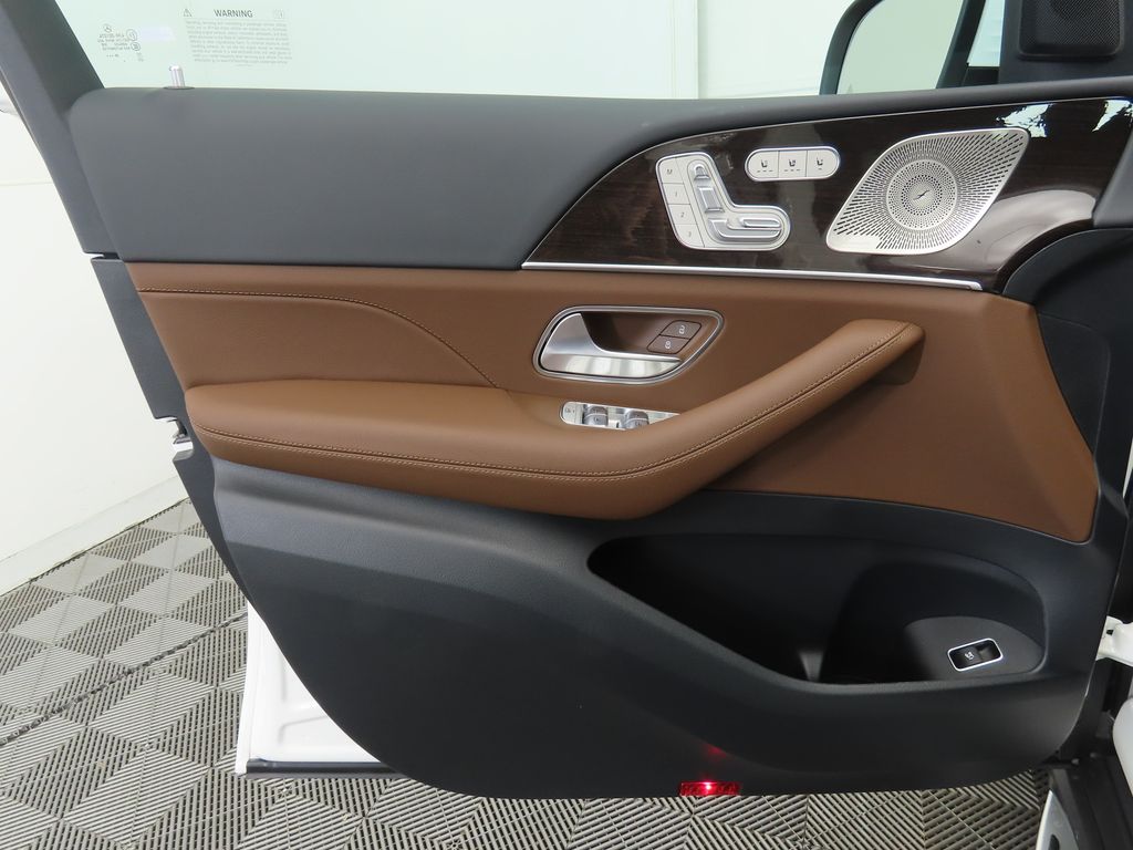 Thumbnail: 2026 Mercedes-Benz GLE - 24