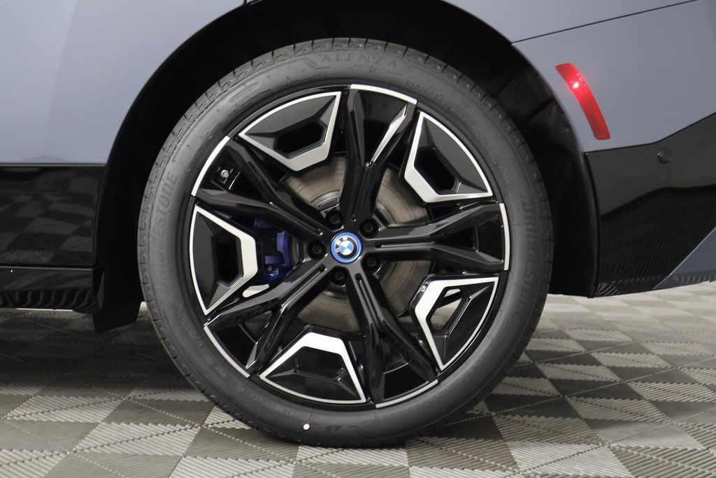 2025 BMW iX xDrive50 9