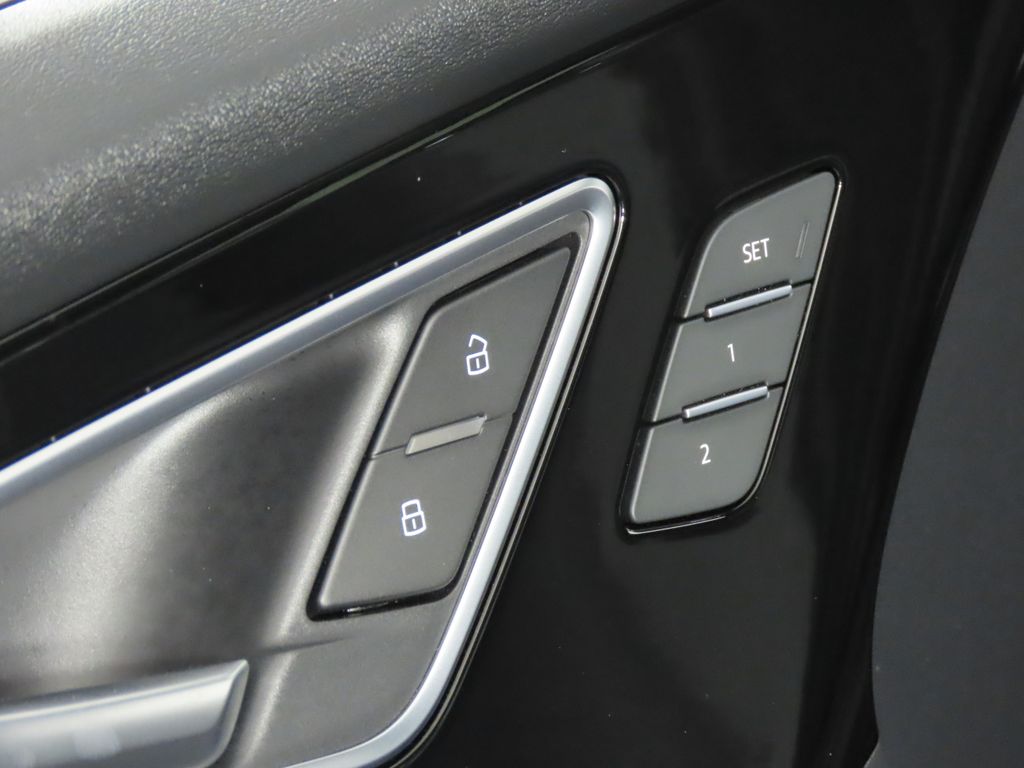 Thumbnail: 2023 Audi Q4 e-tron - 29