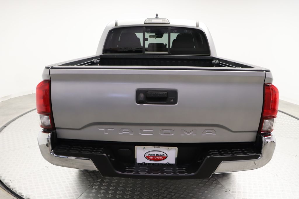 Thumbnail: 2019 Toyota Tacoma - 10