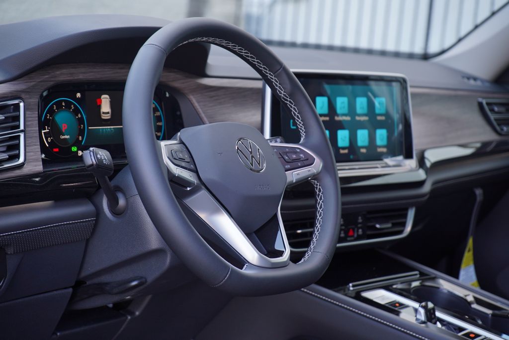 2025 Volkswagen Atlas SEL 8