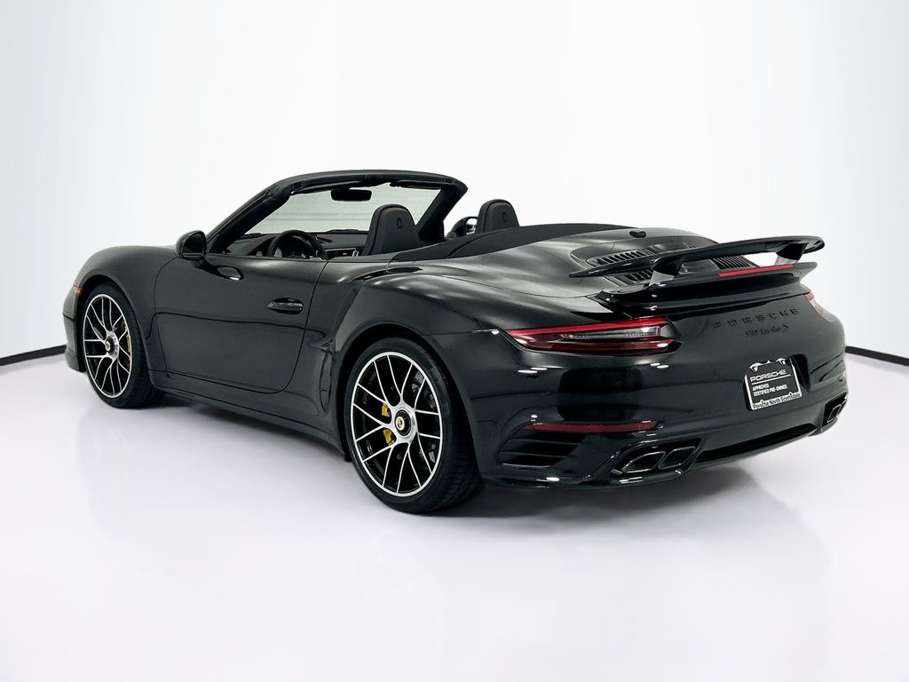 Thumbnail: 2019 Porsche 911 - 3