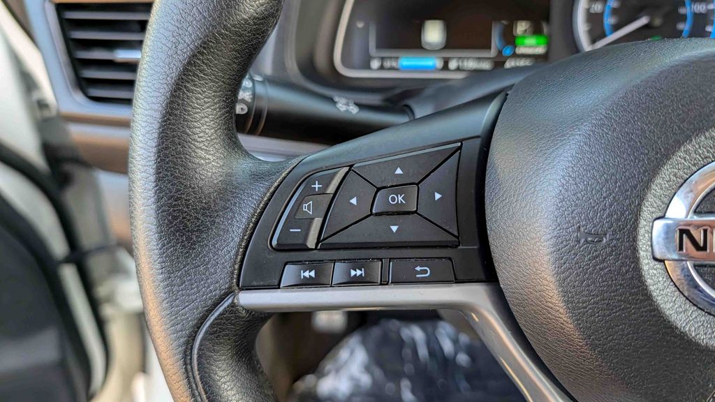 Used 2022 Nissan Leaf S 4D Hatchback