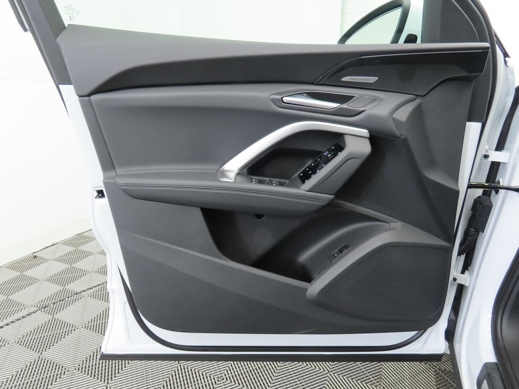 Thumbnail: 2025 Audi Q5 - 26