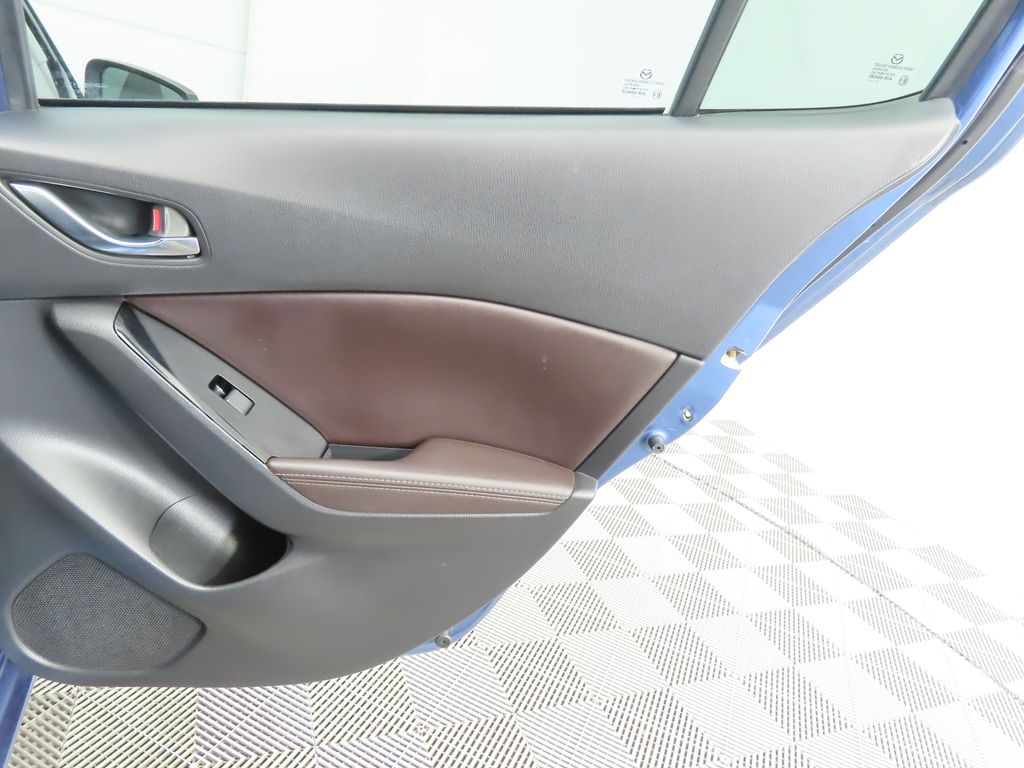Thumbnail: 2018 Mazda Mazda3 - 27