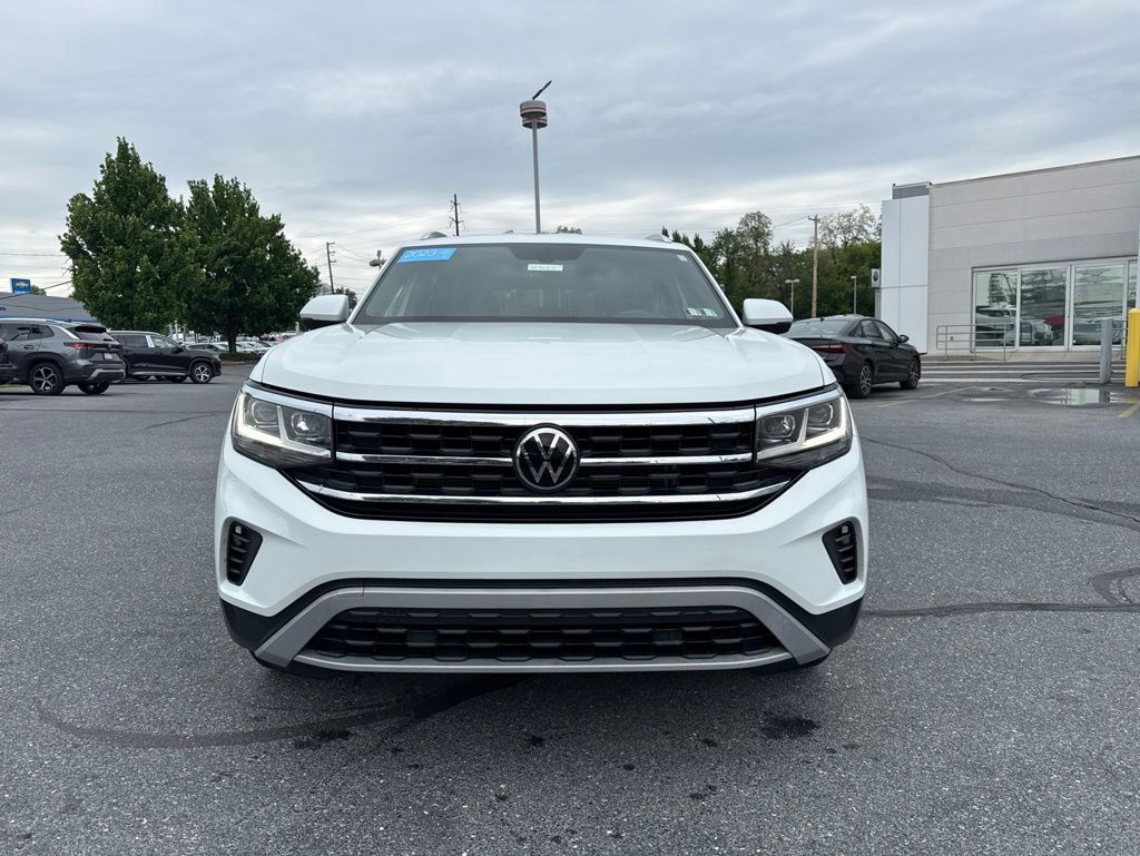 2023 Volkswagen Atlas Cross Sport 2.0T SE White at Sutliff Volkswagen