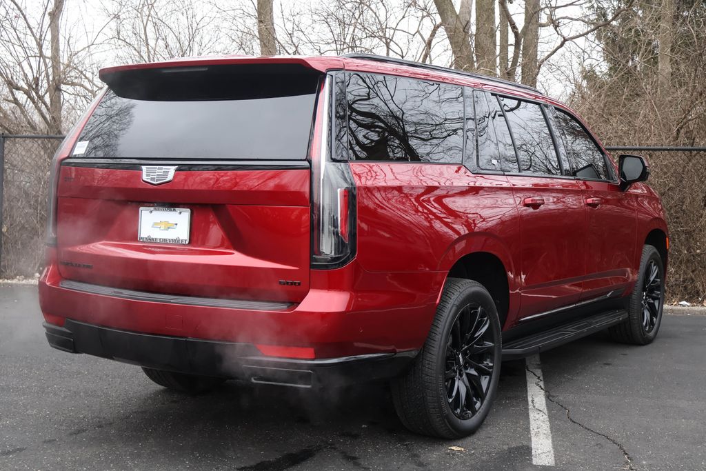 2024 Cadillac Escalade ESV Sport 8