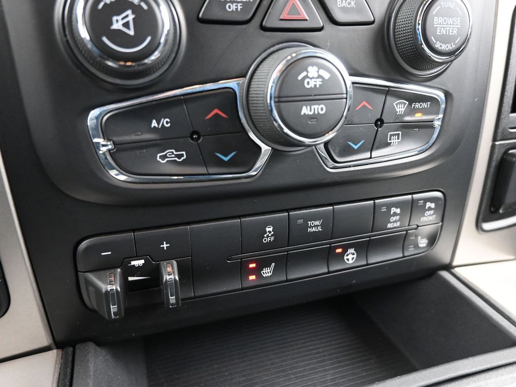 2018 Ram 1500 Big Horn Crew Cab 4x4 5'7" Box