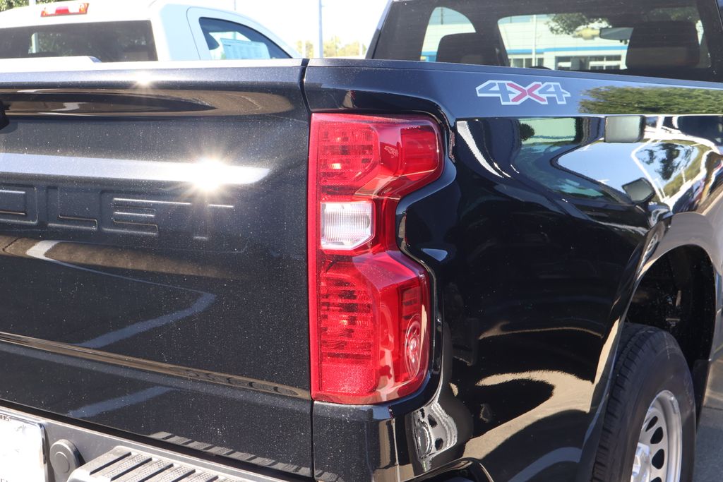 Thumbnail: 2026 Chevrolet Silverado 1500 - 6