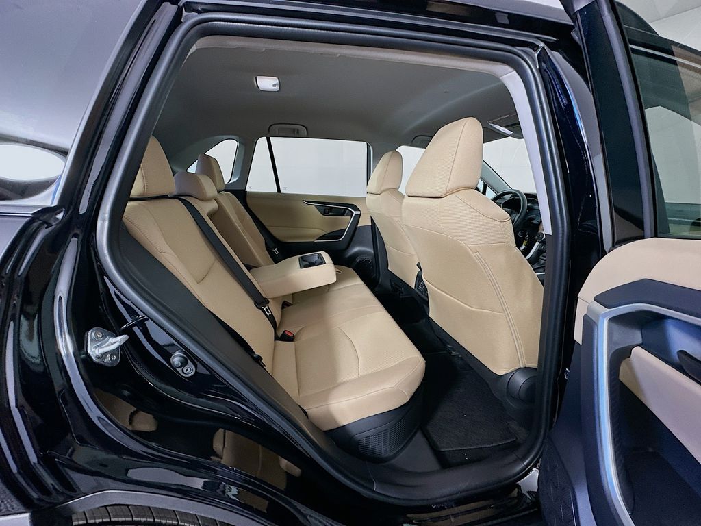 Thumbnail: 2025 Toyota RAV4 - 26