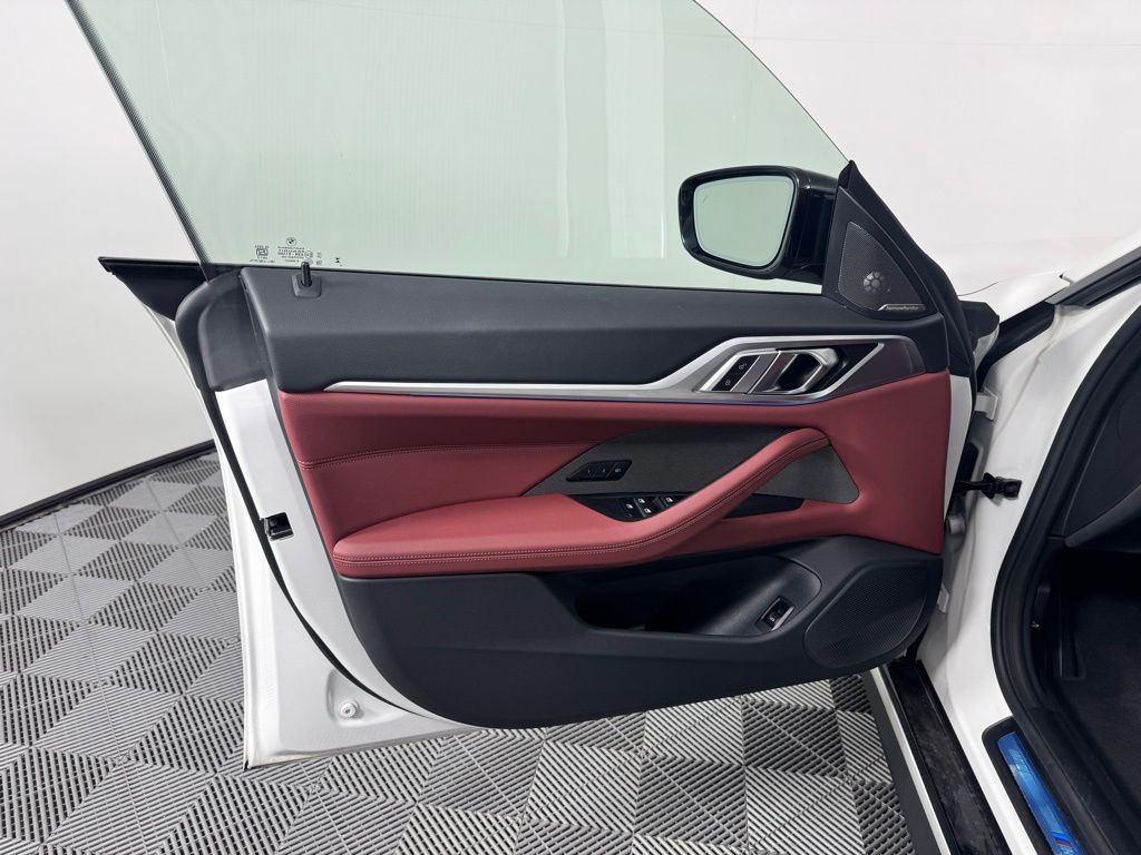 Thumbnail: 2025 BMW i4 - 13