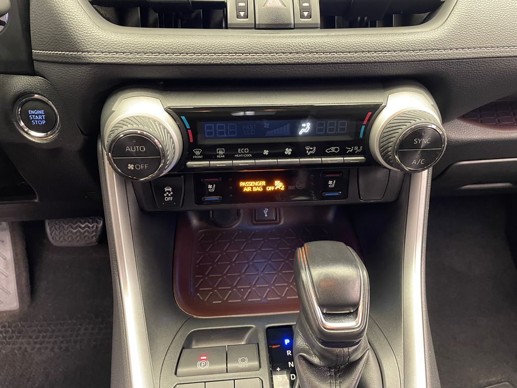 Thumbnail: 2021 Toyota RAV4 - 27