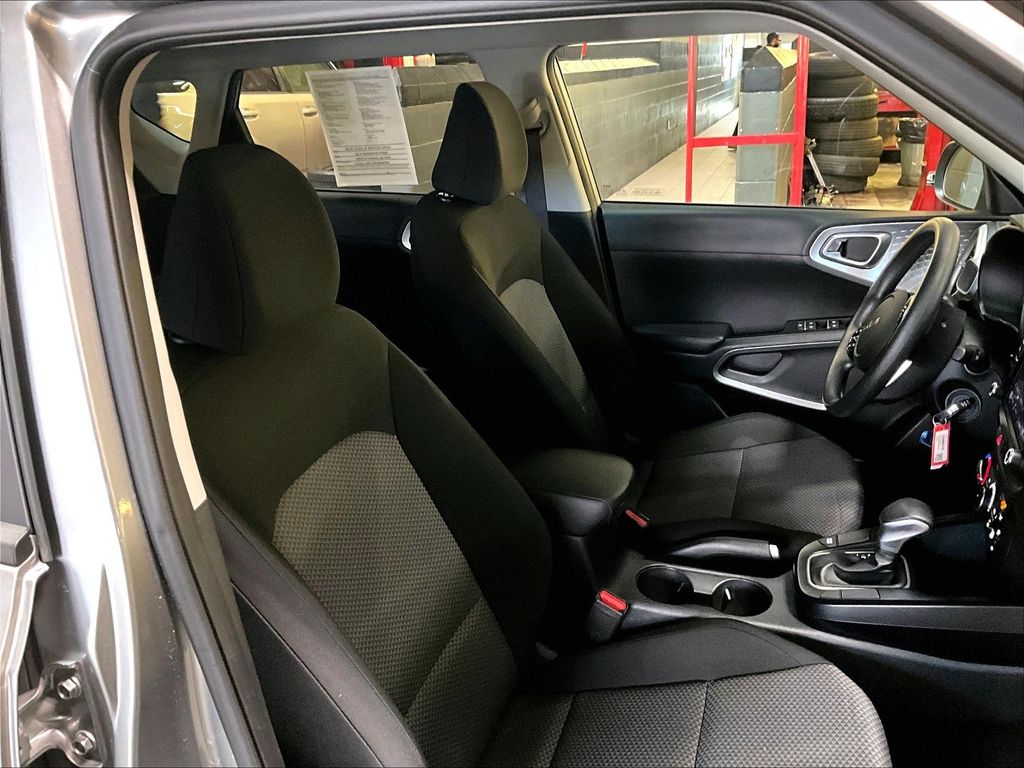 2024 Kia Soul — photo 11