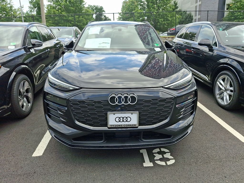 Thumbnail: 2025 Audi Q6 e-tron - 2