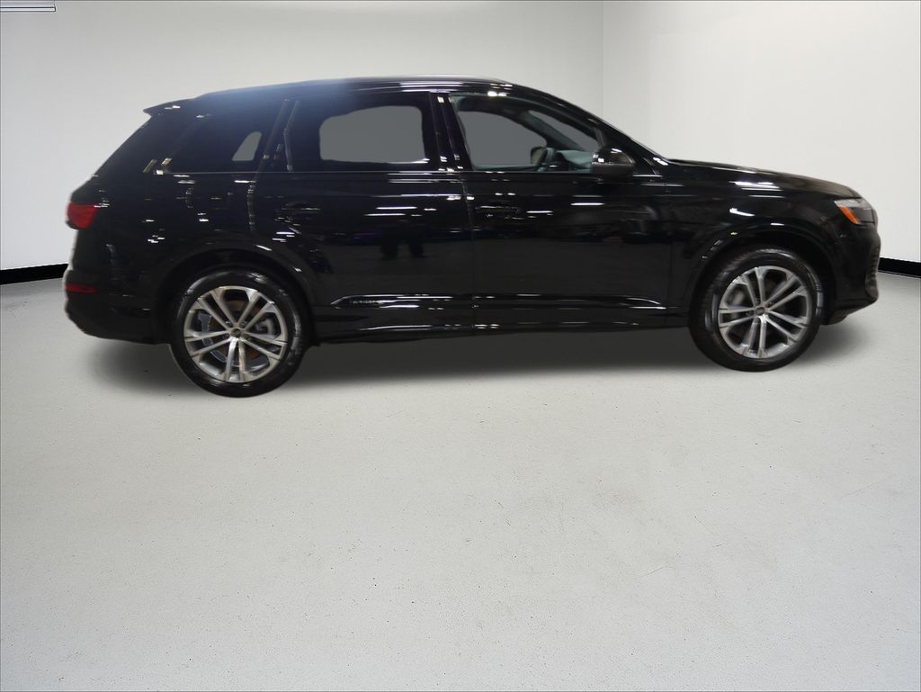 Thumbnail: 2026 Audi Q7 - 6