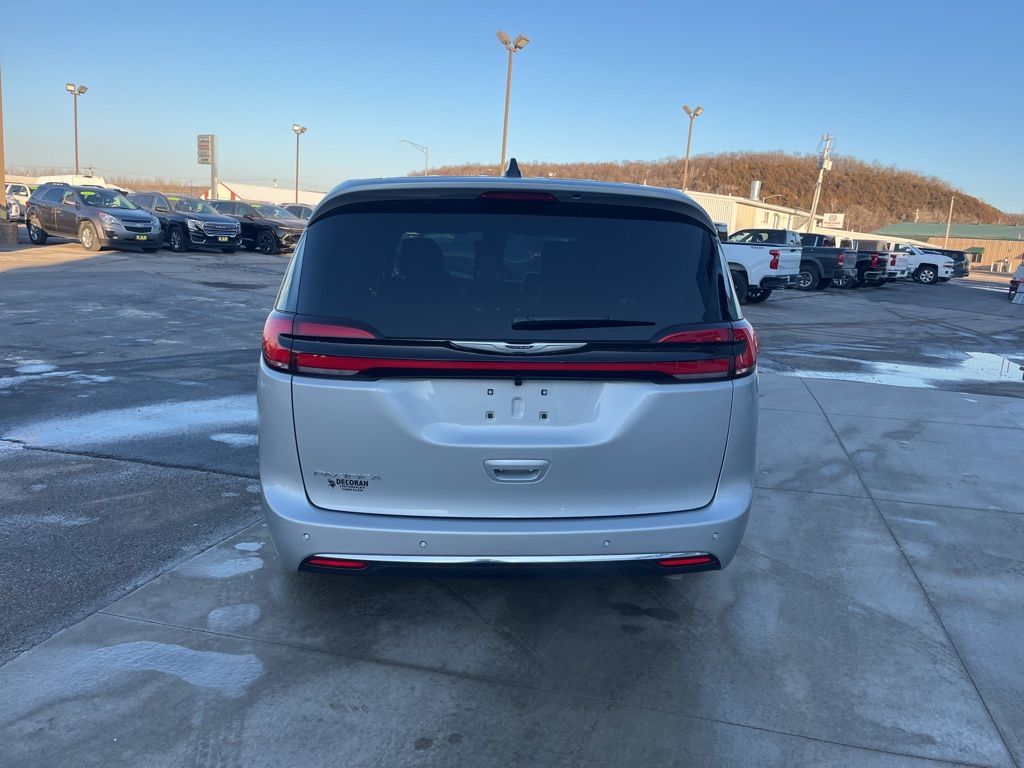 View vehicle photo 7