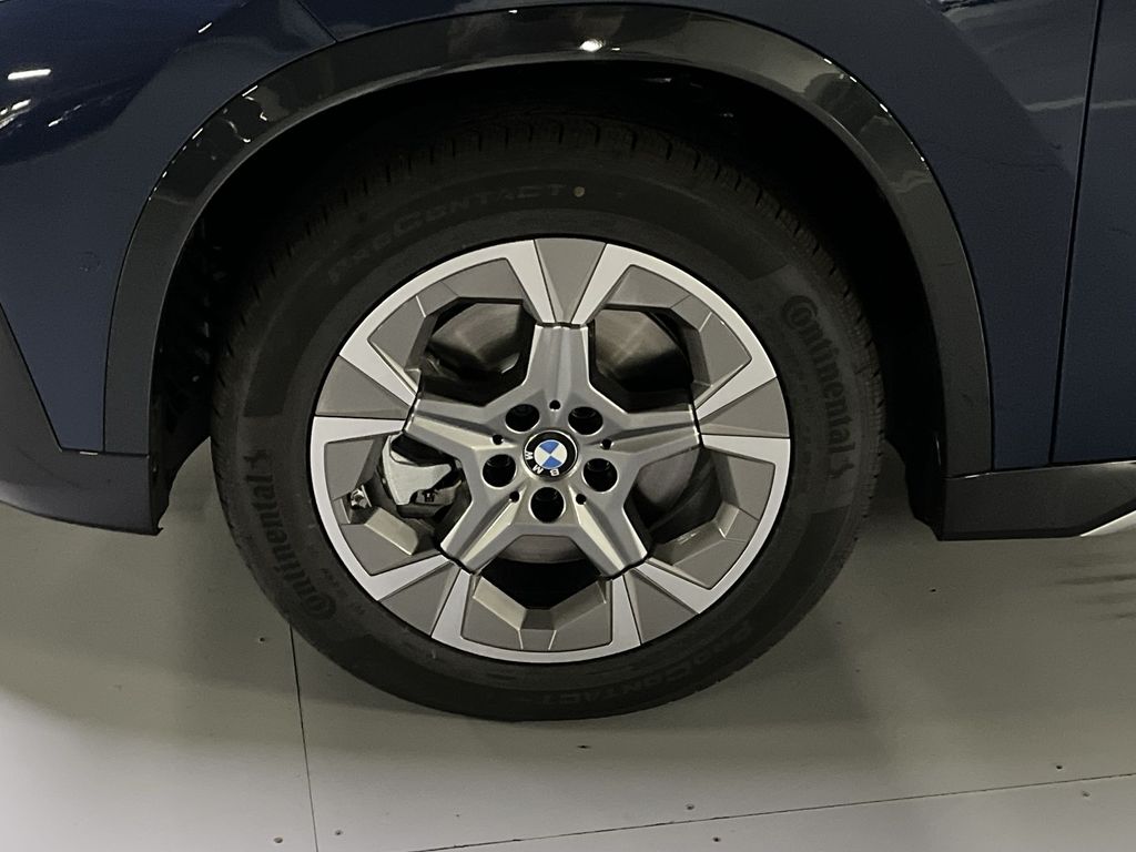 Thumbnail: 2026 BMW X1 - 10