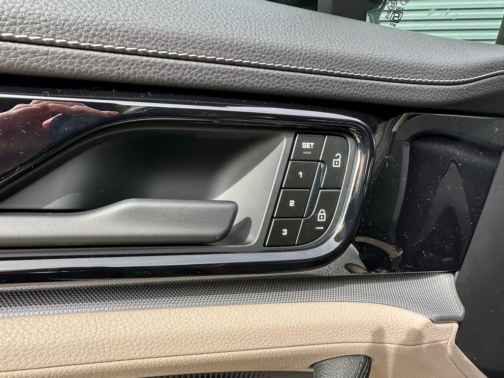 Thumbnail: 2026 Porsche Panamera - 20