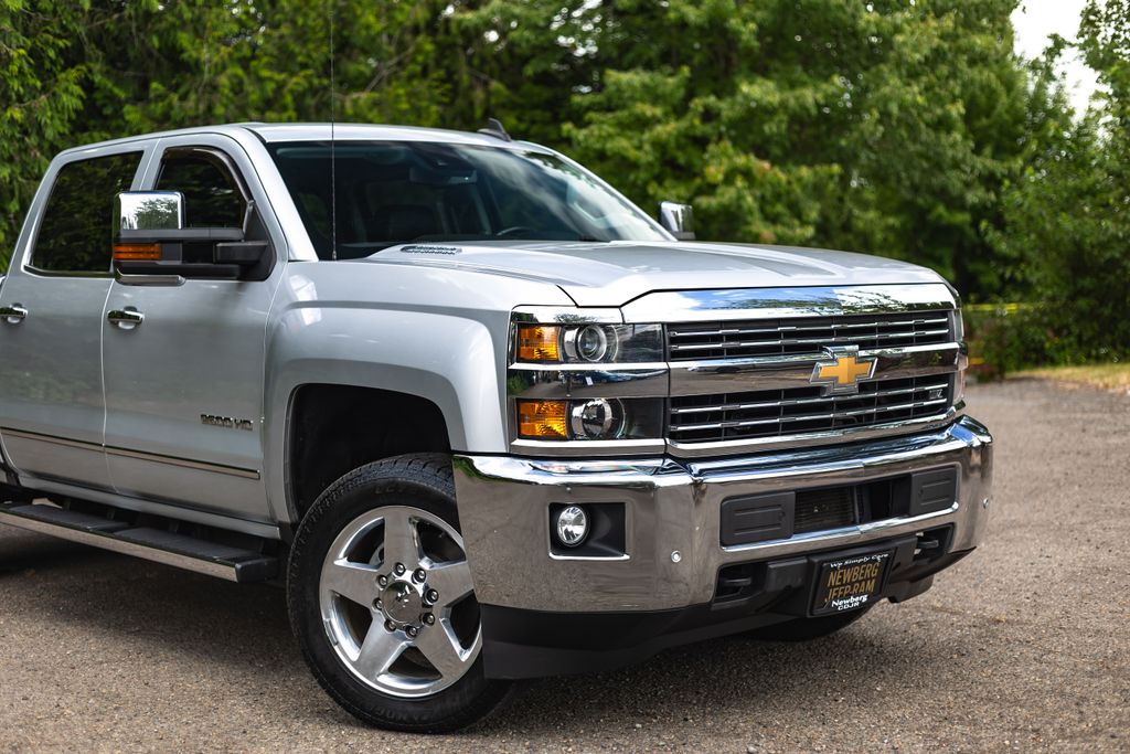 2015 Chevrolet Silverado 2500HD Built After Aug 14 LTZ thumbnail 3
